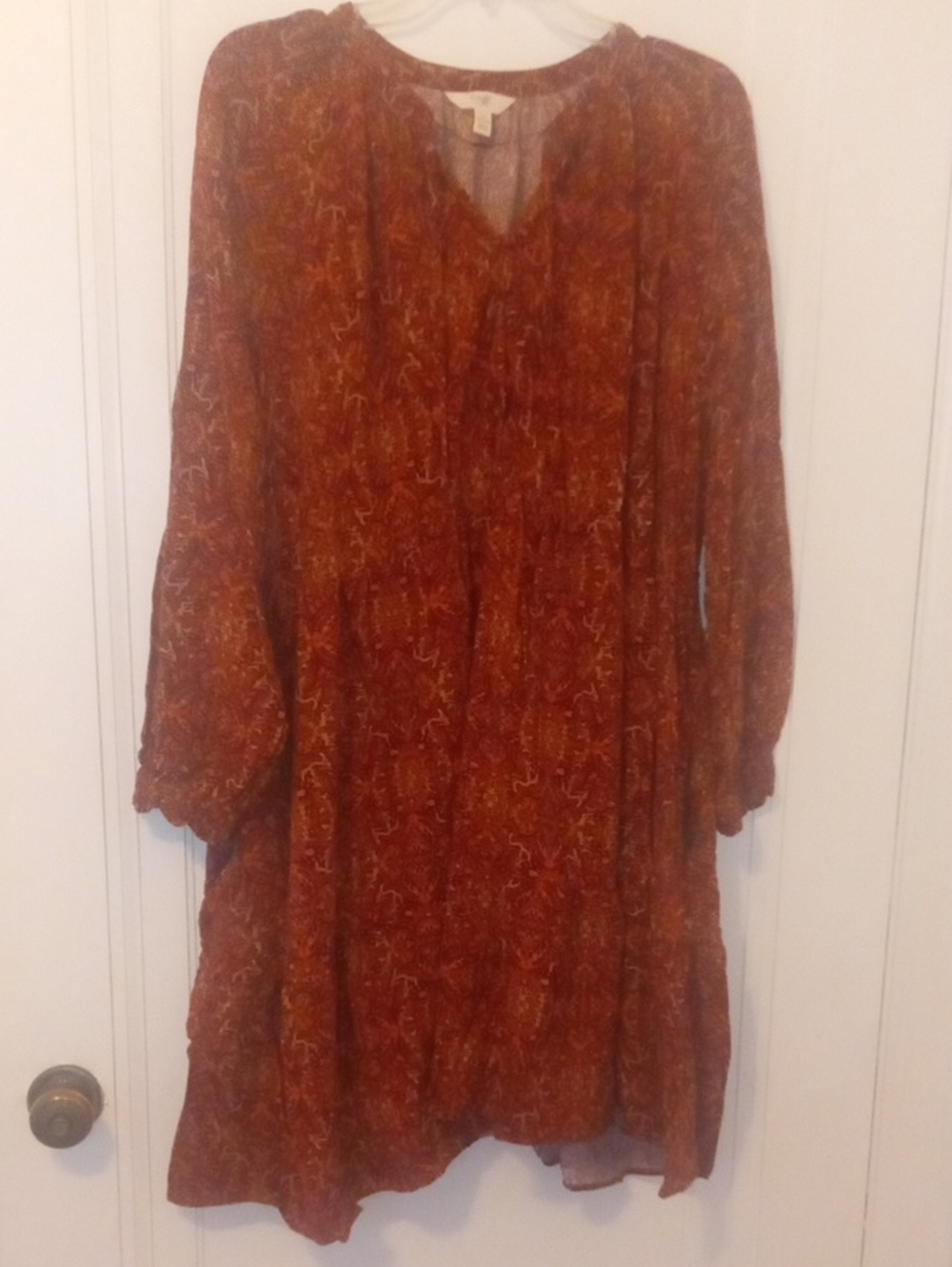 women 2x long sleeve dress, burnt orange beige, red, dark fall tones
